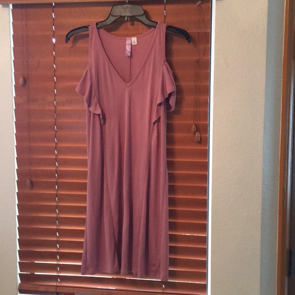 Dusty rose color cold shoulder v neck dress